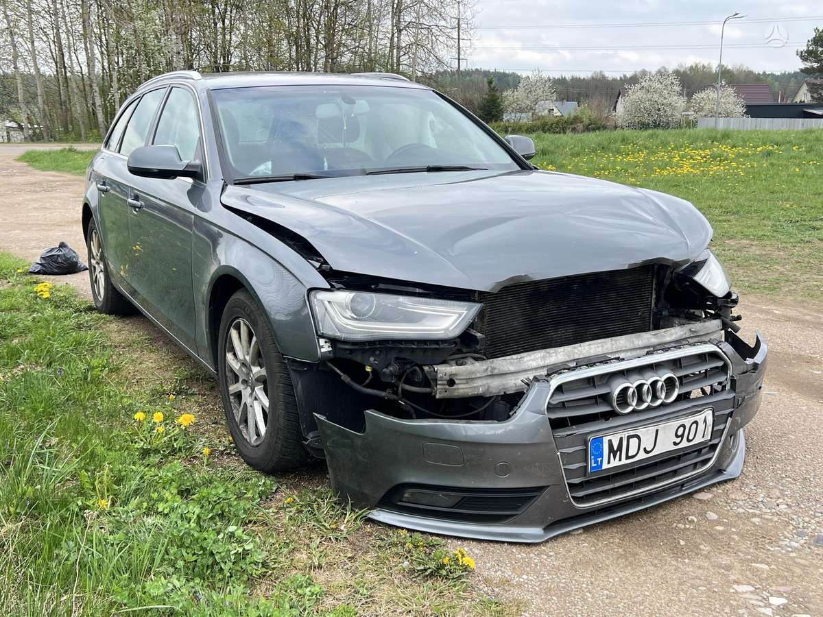 Audi A4 2012 — rear view