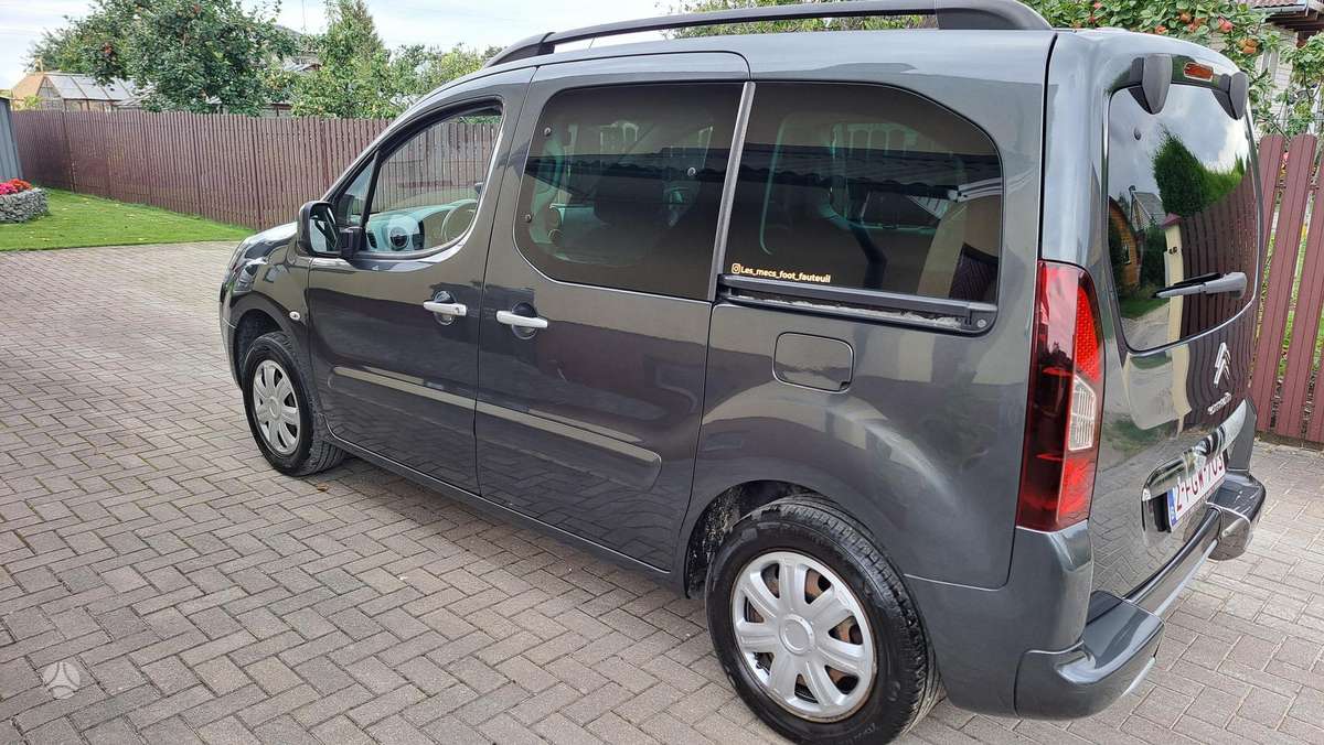 Citroen Berlingo 2015 — interior