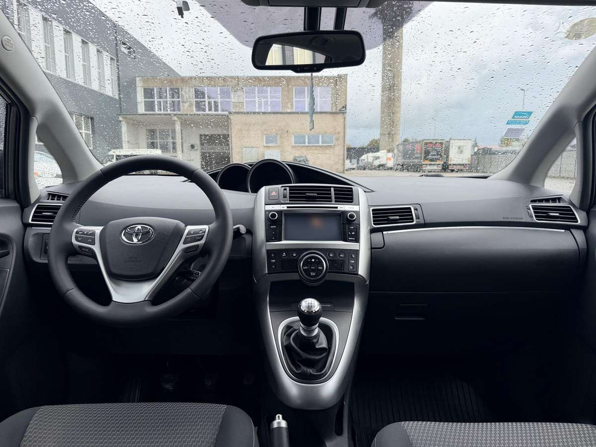 Toyota Verso 2014 — photo 25