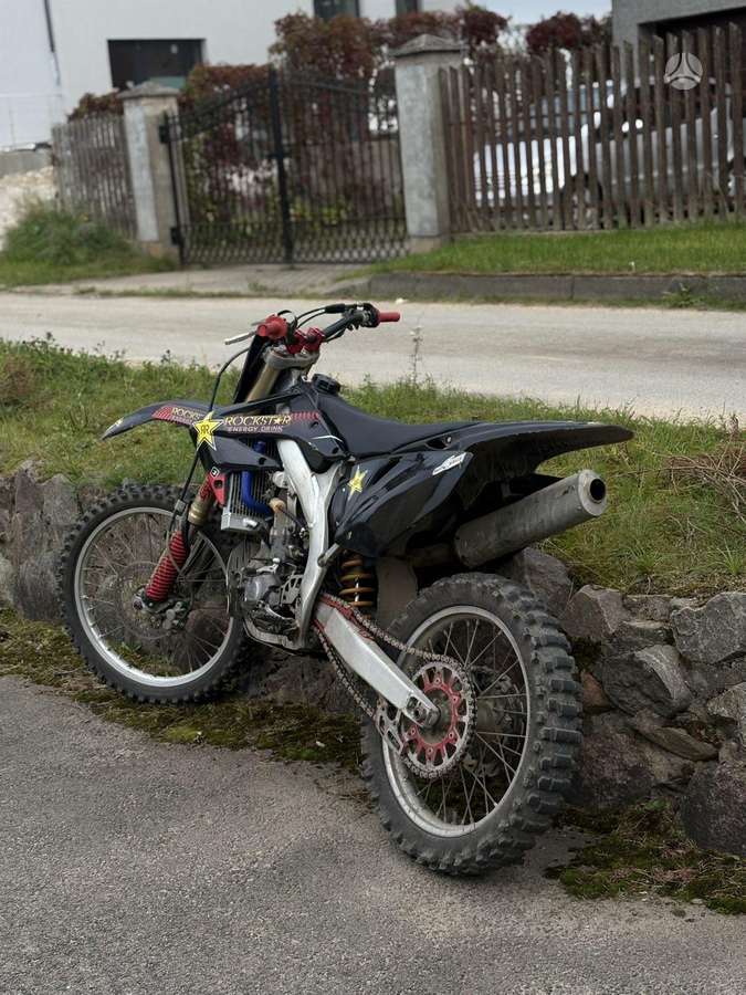 Honda CRF 2008 — вигляд ззаду
