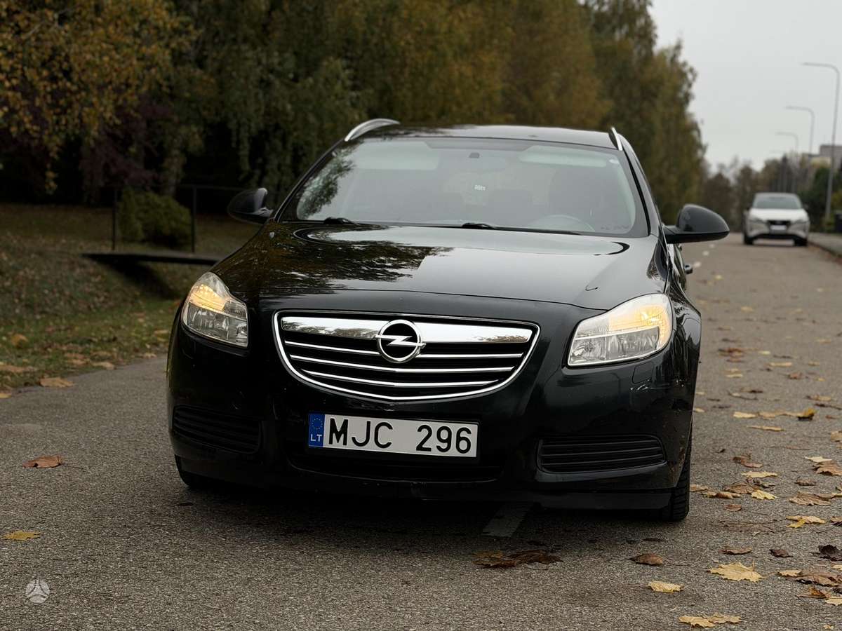 Opel Insignia 2012 — салон