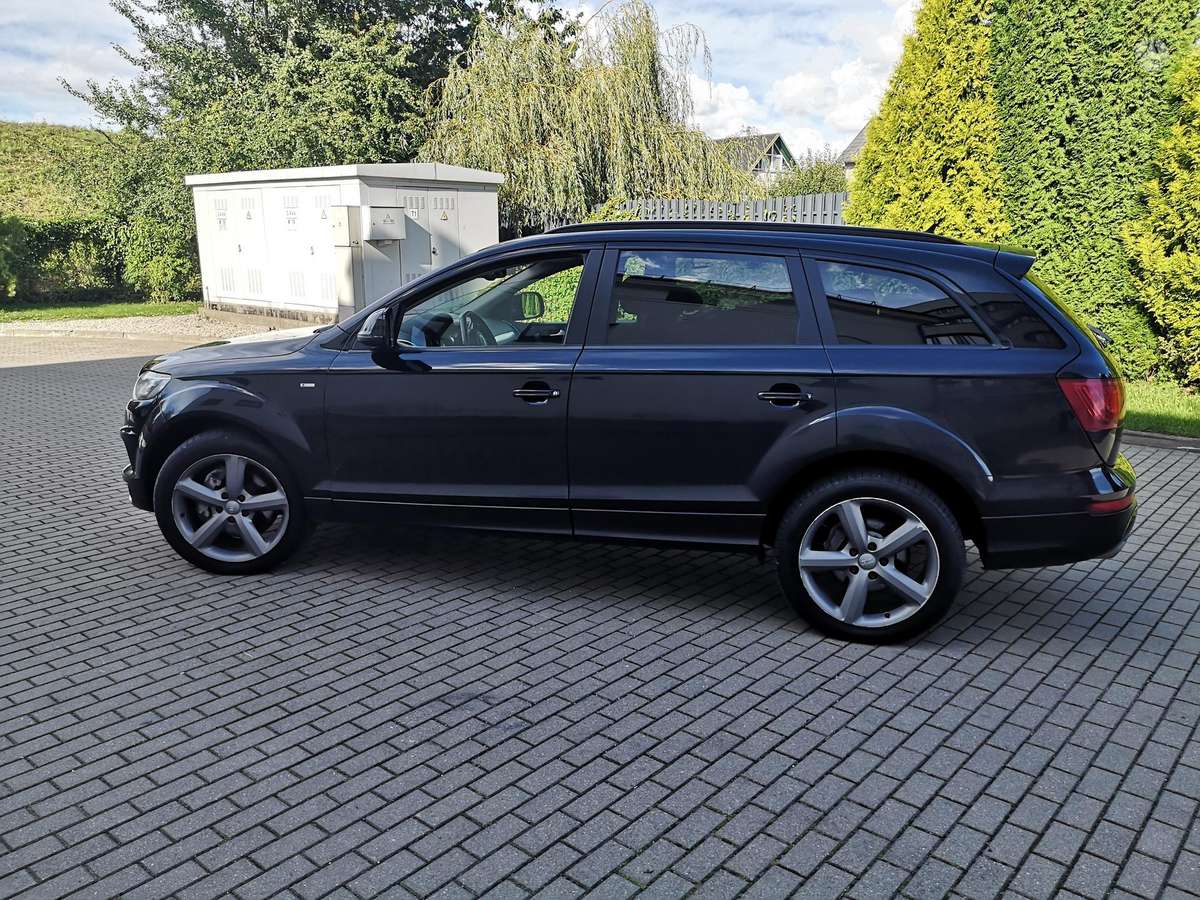 Audi Q7 2011 — двигун 3000 cm³, 239 HP (176kW)