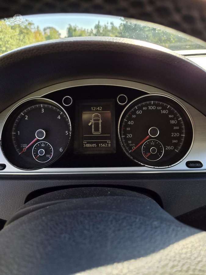 Volkswagen Passat 2012 — photo 10