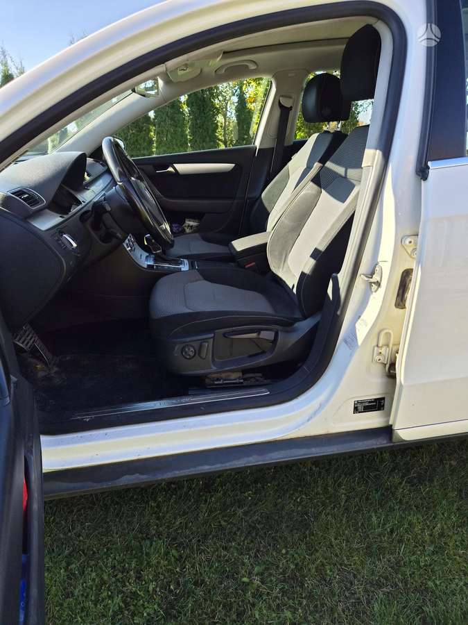Volkswagen Passat 2012 — photo 11