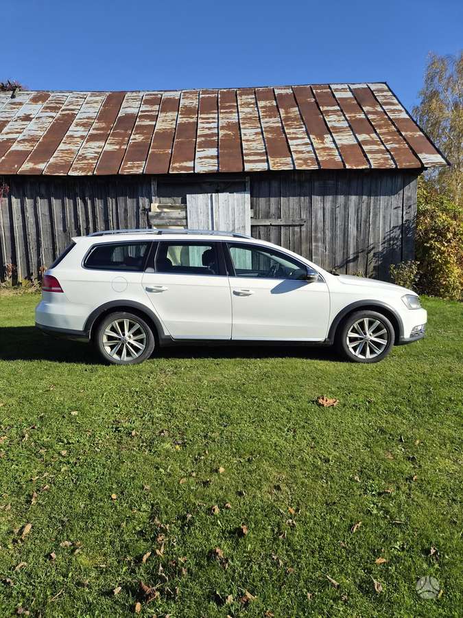Volkswagen Passat 2012 — photo 7