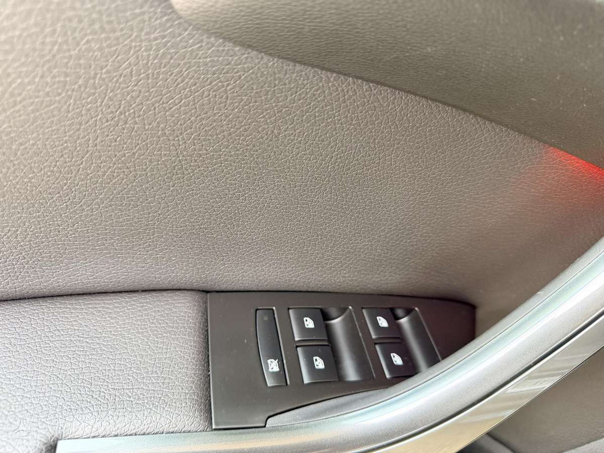 Opel Astra 2014 — photo 24