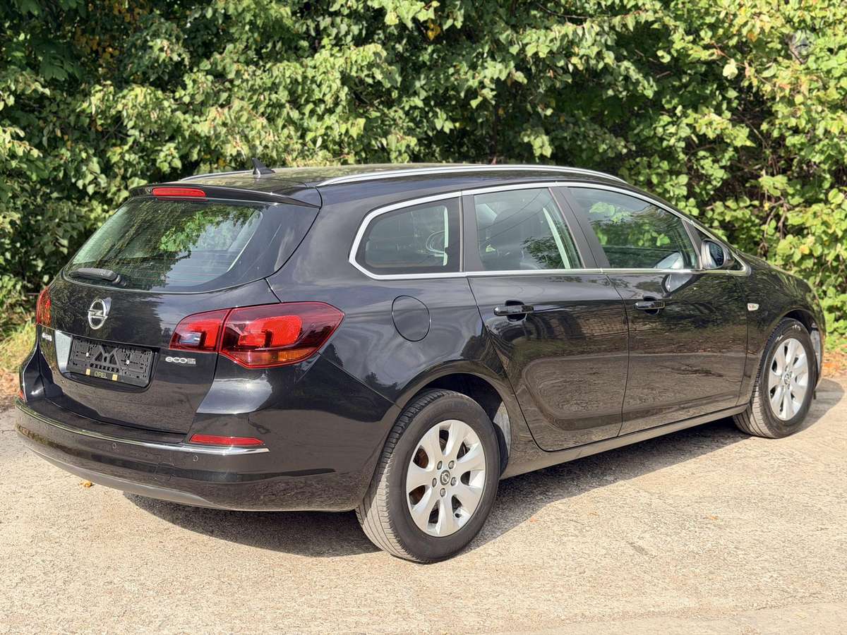 Opel Astra 2014 — engine 1686 cm³, 101 HP (74kW)