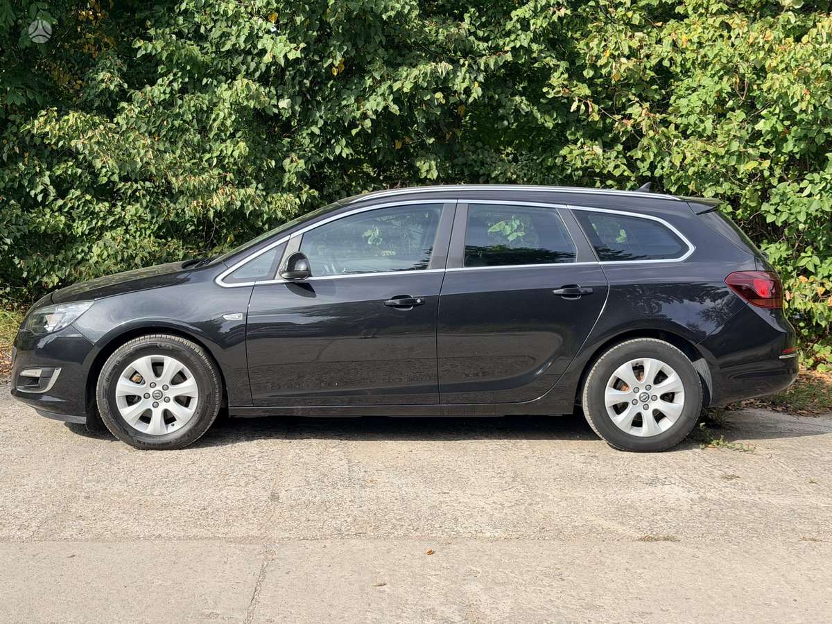 Opel Astra 2014 — photo 9