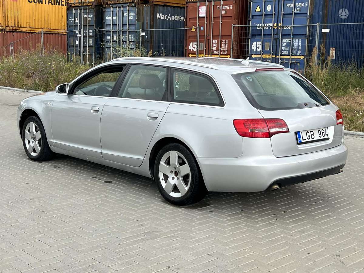 Audi A6 2005 — салон