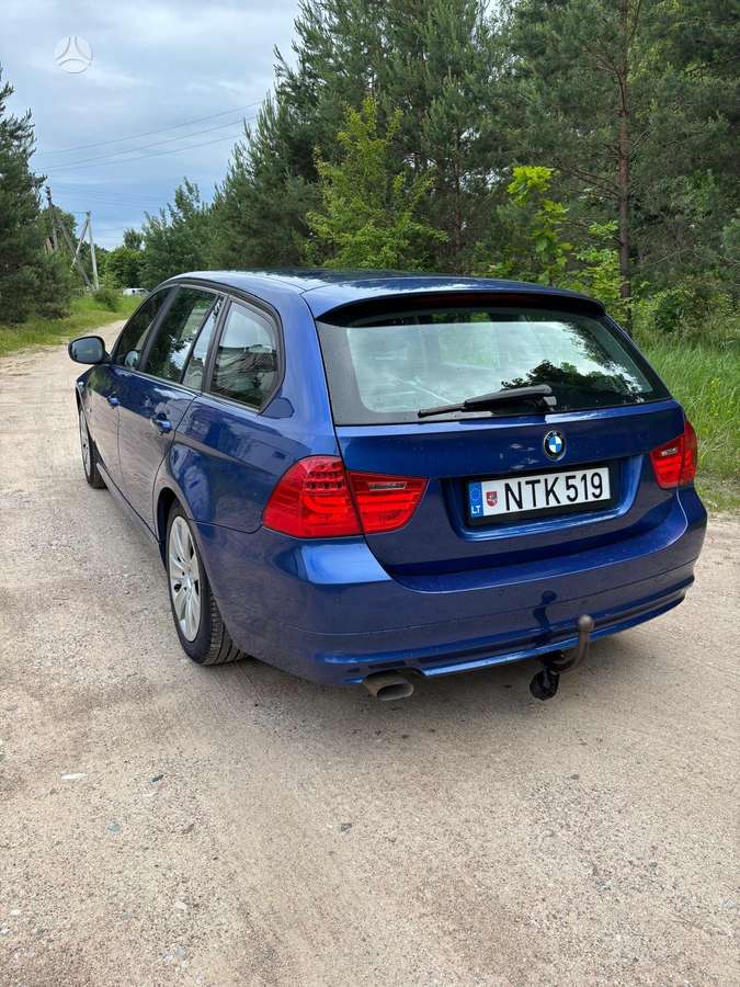 BMW 318 2011 — engine 1995 cm³, 143 HP (105kW)
