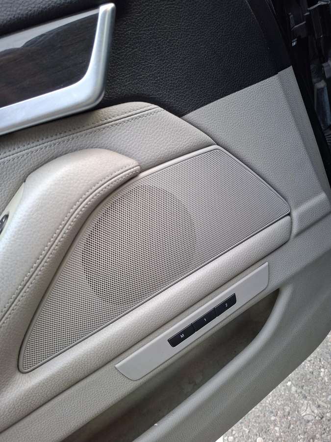BMW 520 2011 — photo 9