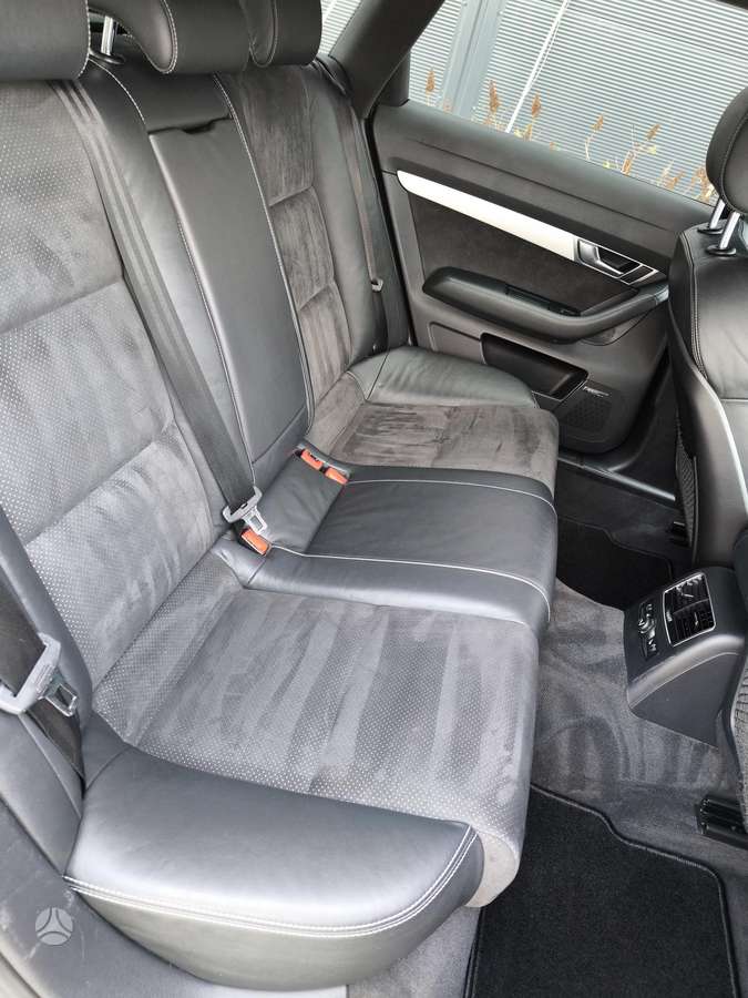 Audi A6 2010 — photo 17