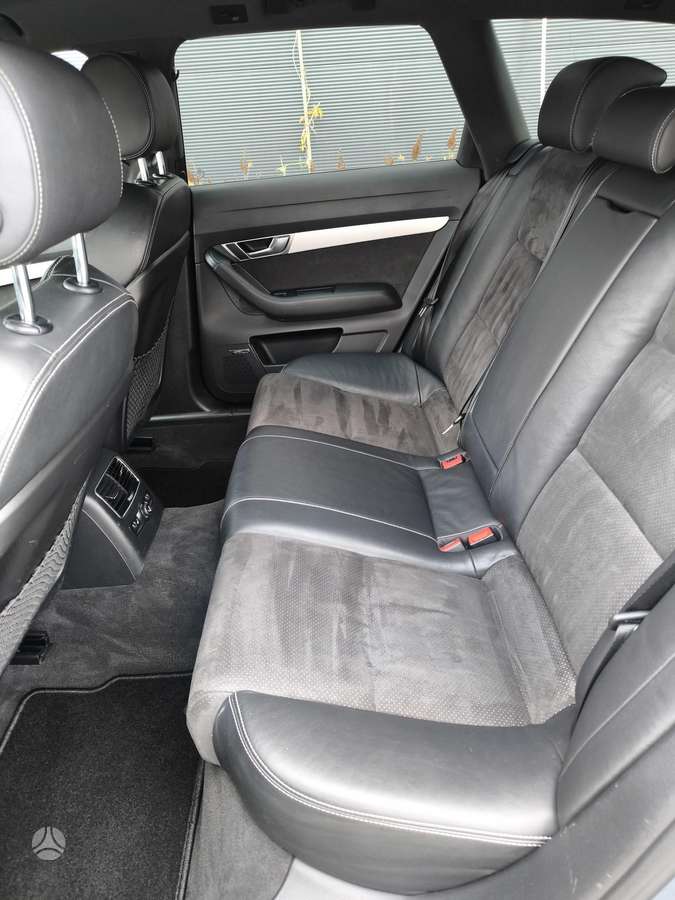 Audi A6 2010 — photo 18