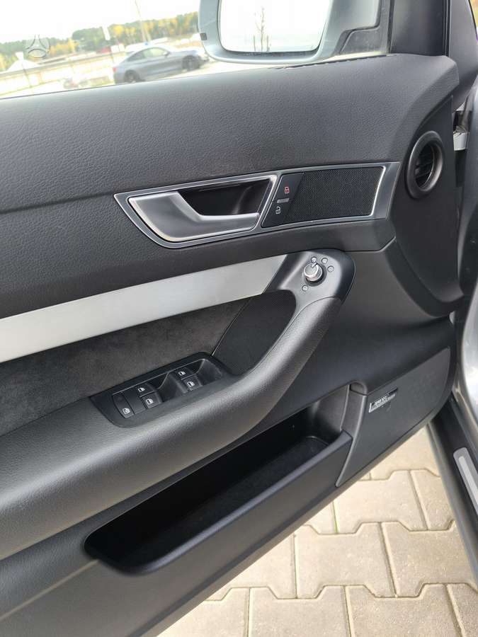 Audi A6 2010 — photo 21