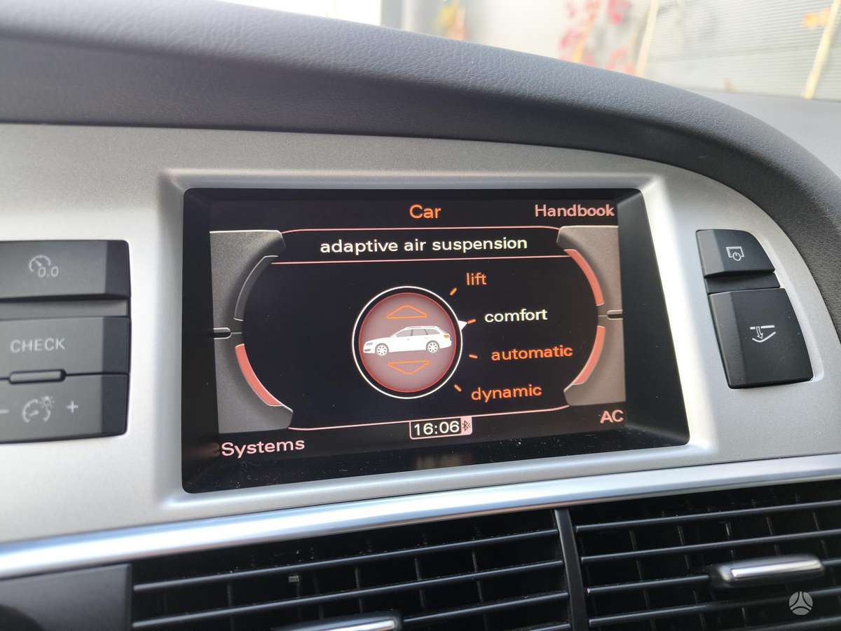Audi A6 2010 — photo 30