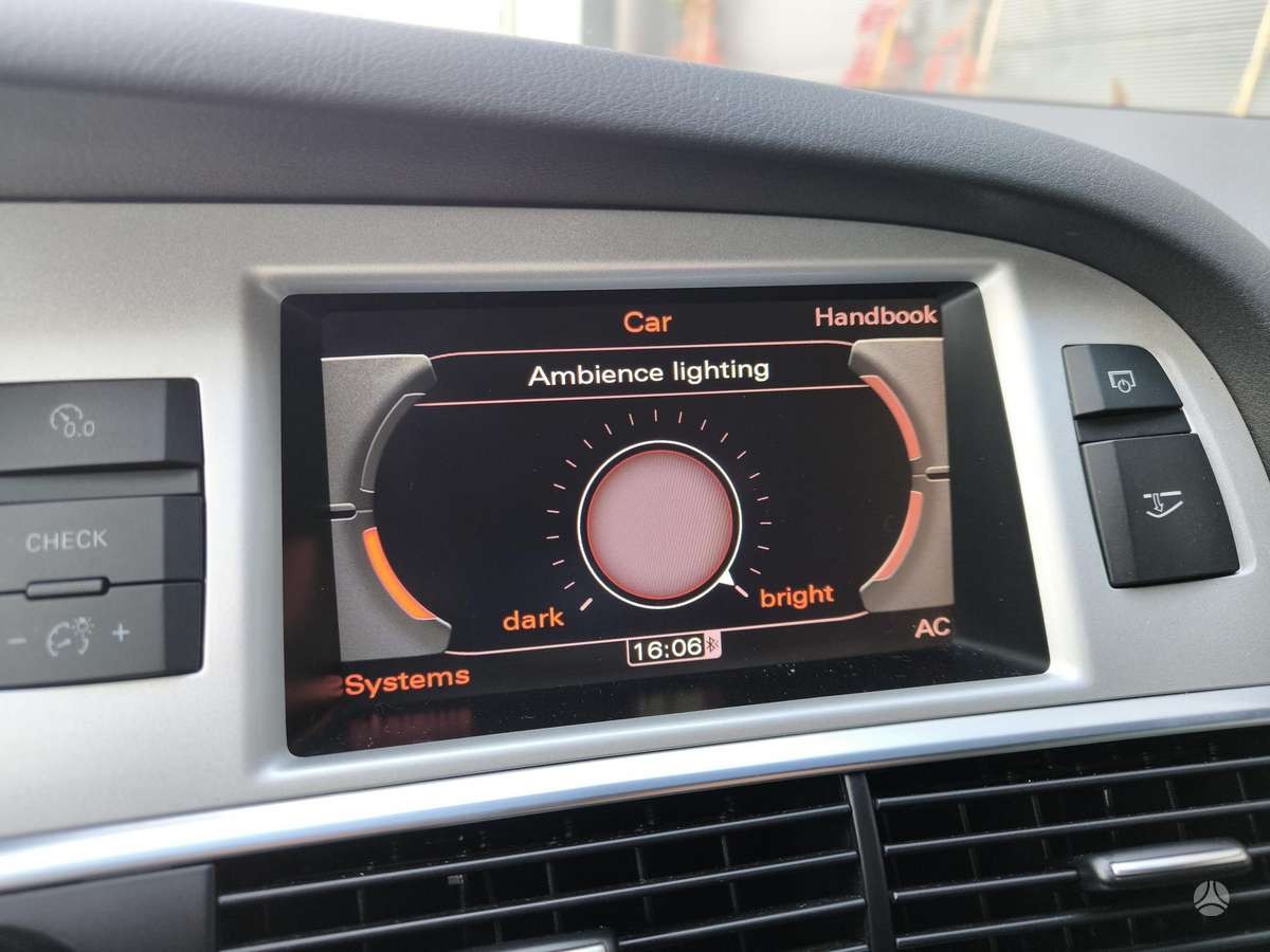 Audi A6 2010 — photo 31