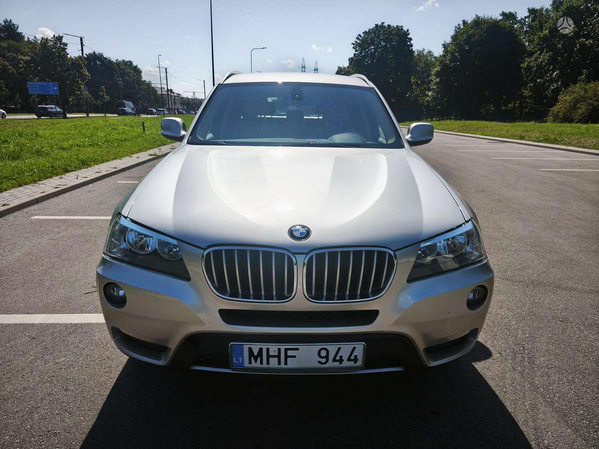 BMW X3 2011 — вигляд ззаду