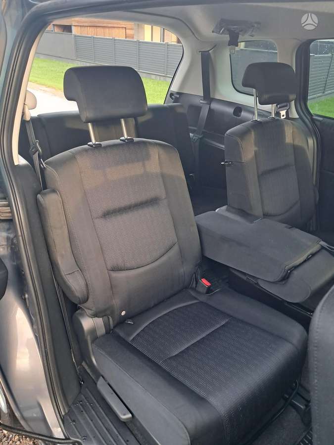 Mazda 5 2010 — photo 14