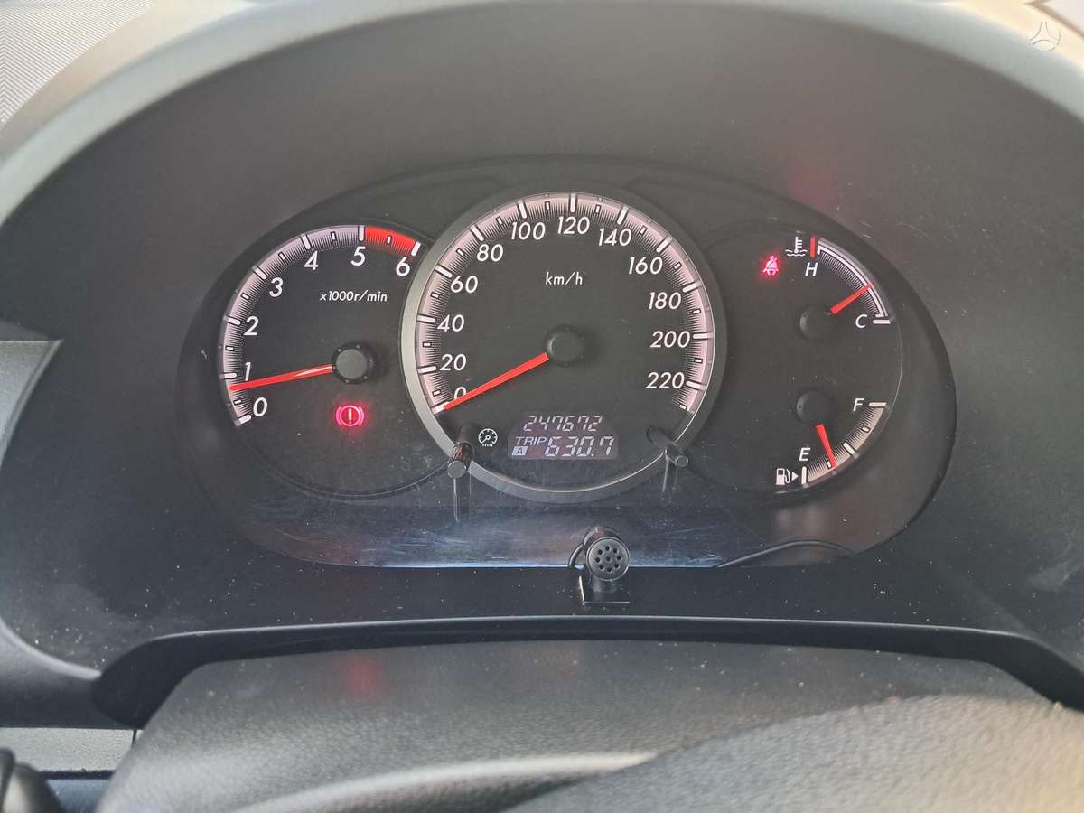 Mazda 5 2010 — photo 16