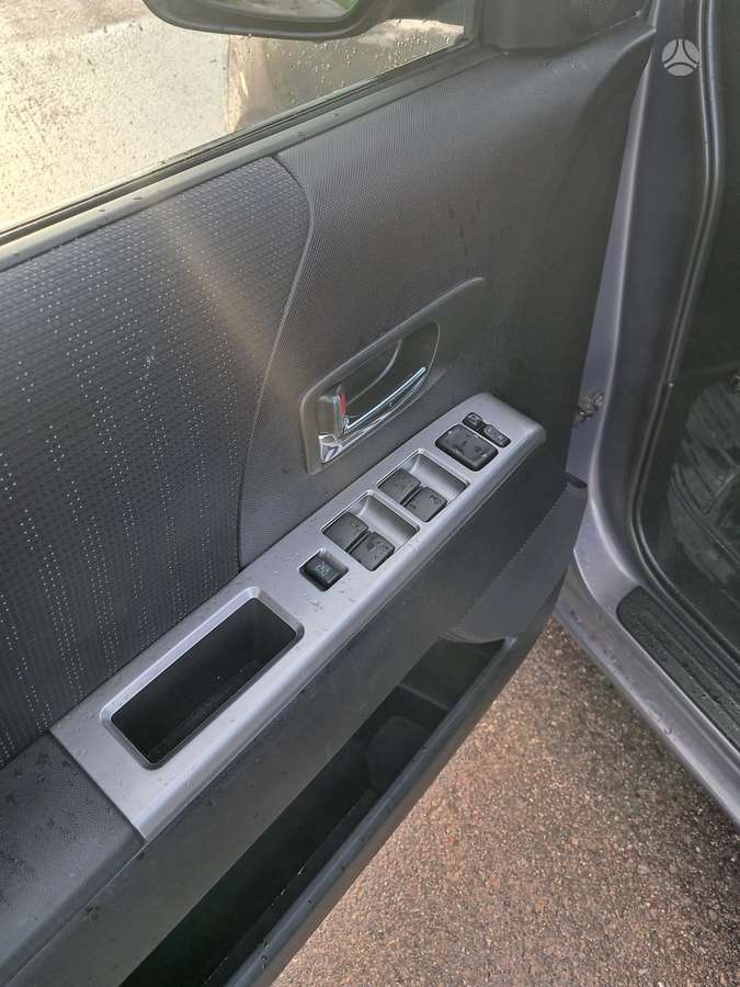 Mazda 5 2010 — photo 17