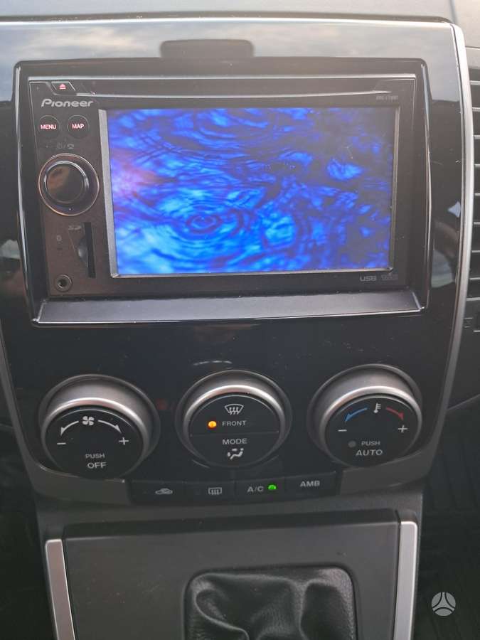Mazda 5 2010 — photo 18