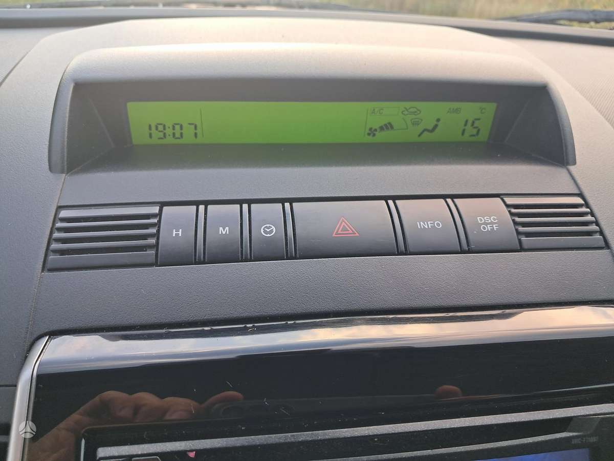 Mazda 5 2010 — photo 19