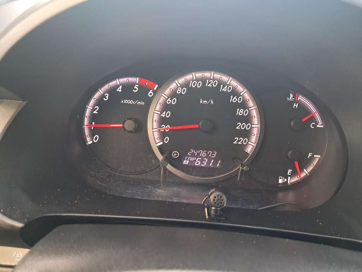 Mazda 5 2010 — photo 21