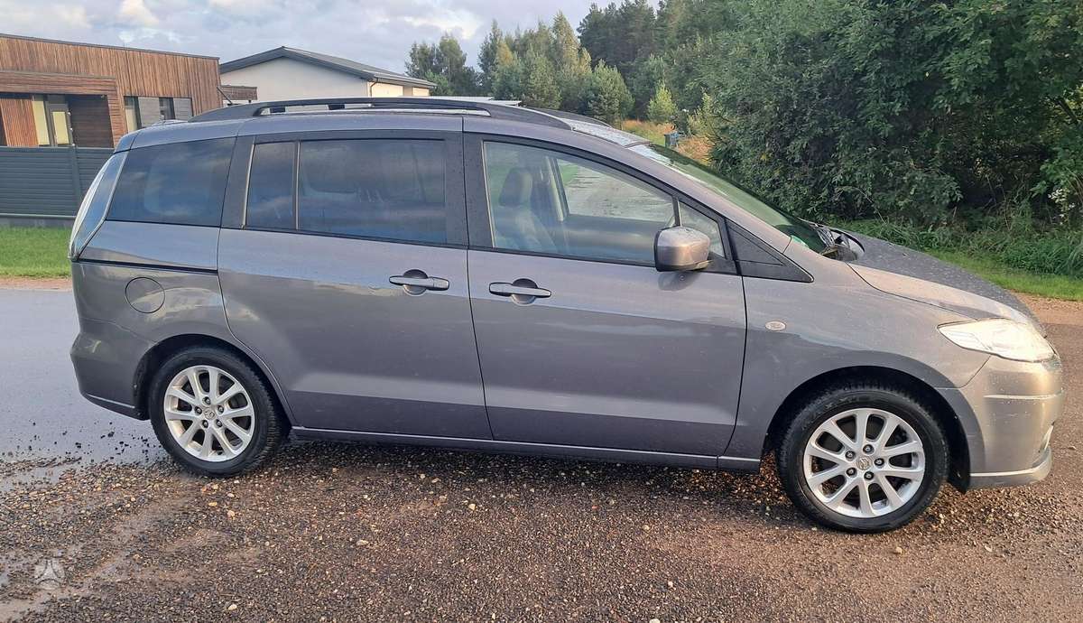 Mazda 5 2010 — photo 5