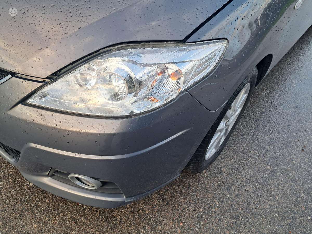 Mazda 5 2010 — photo 9