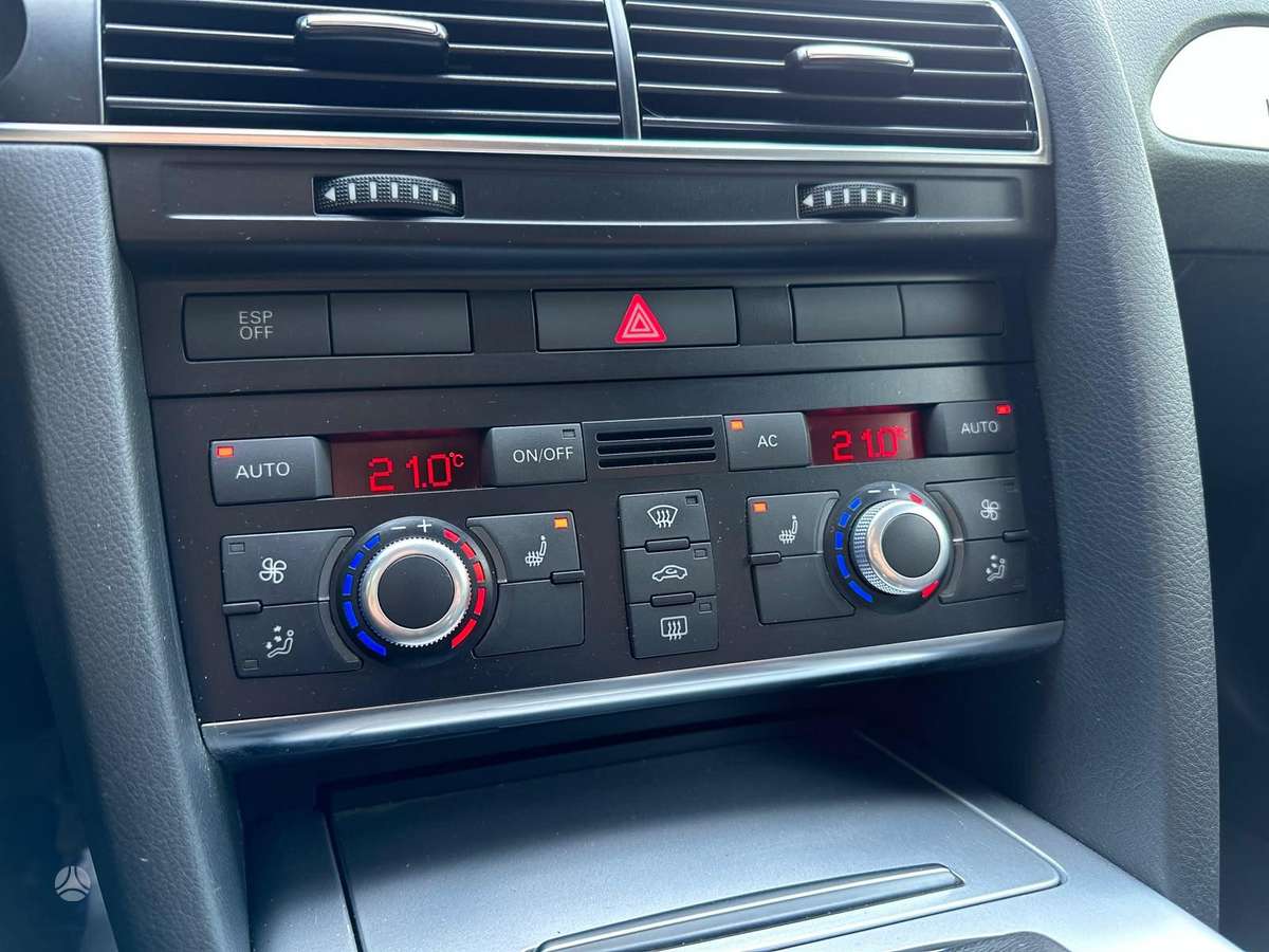 Audi A6 2011 — photo 21