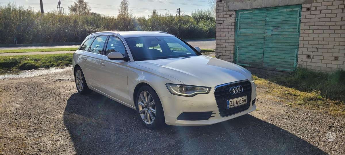 Audi A6 2011 — вигляд ззаду