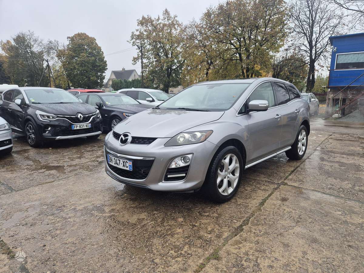 Mazda CX-7 2011 — rear view