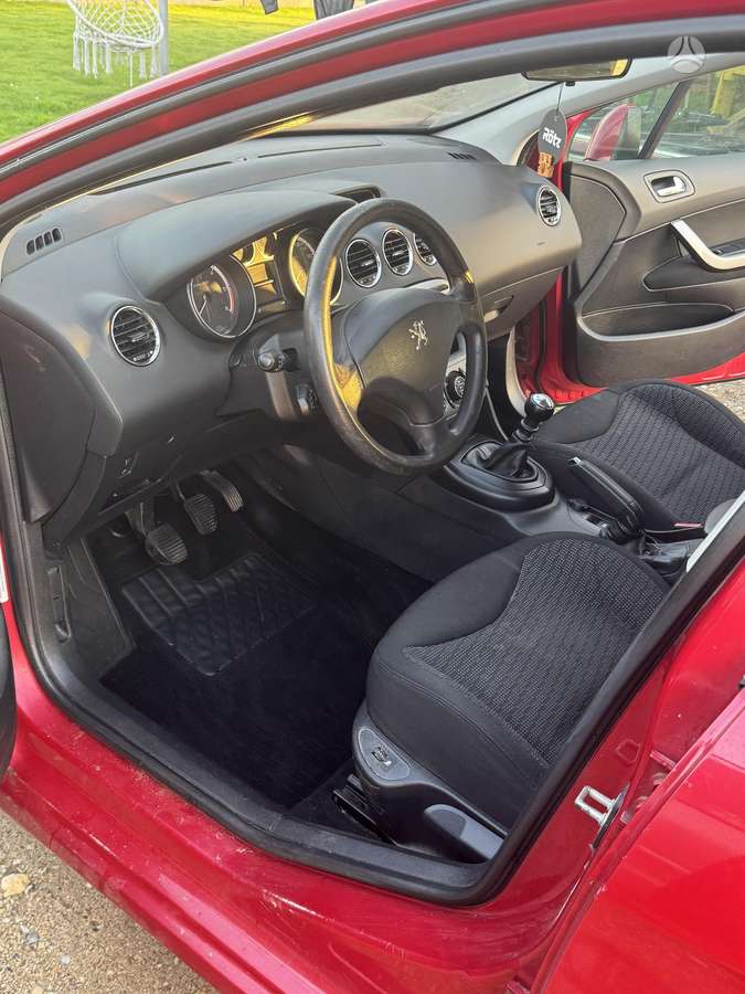 Peugeot 308 2011 — photo 7