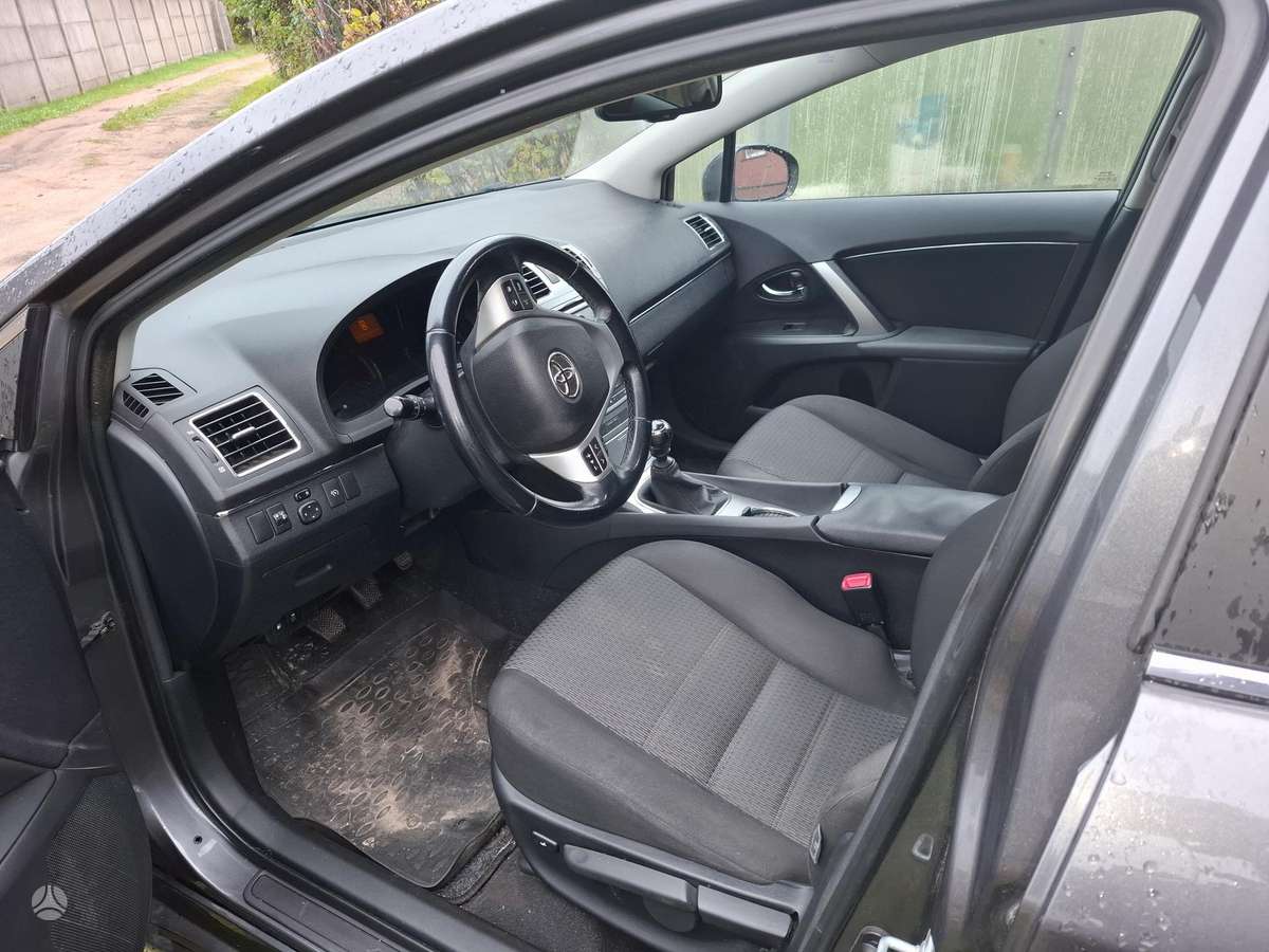 Toyota Avensis 2014 — photo 10