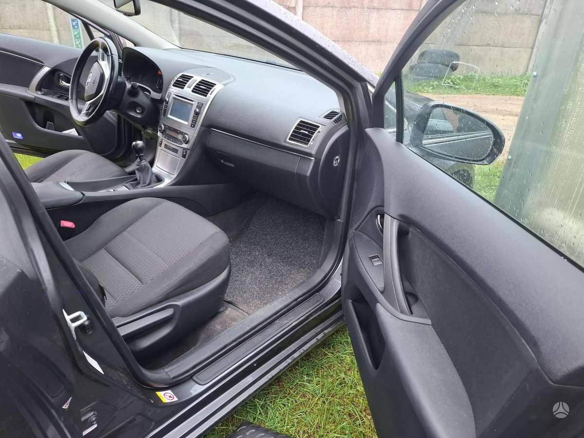 Toyota Avensis 2014 — photo 11