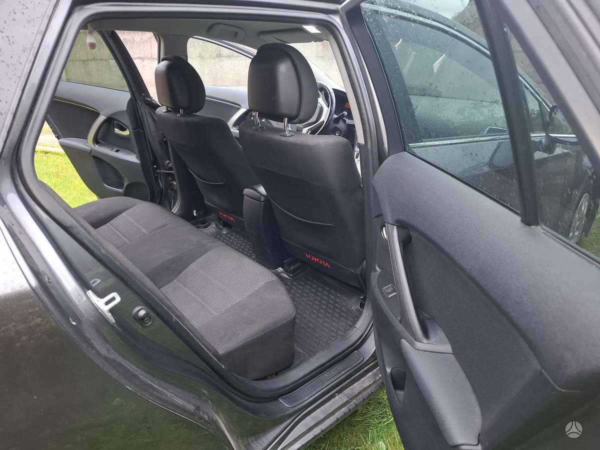 Toyota Avensis 2014 — photo 12