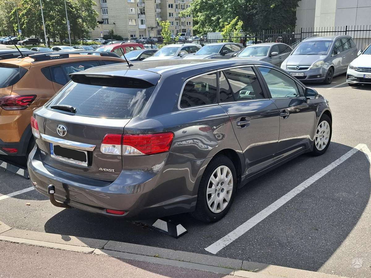 Toyota Avensis 2014 — engine 1998 cm³, 124 HP (91kW)