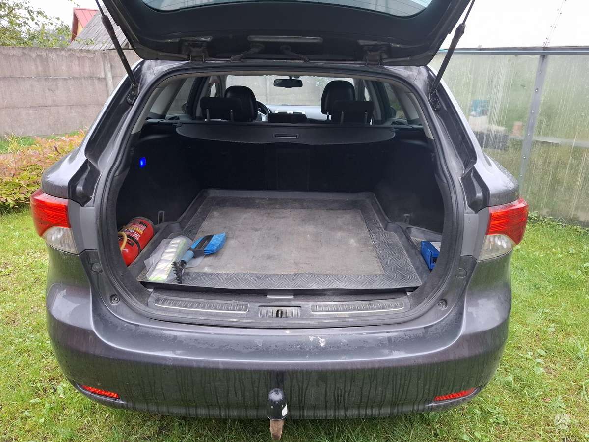 Toyota Avensis 2014 — photo 7
