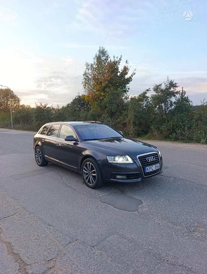 Audi A6 2009 — салон
