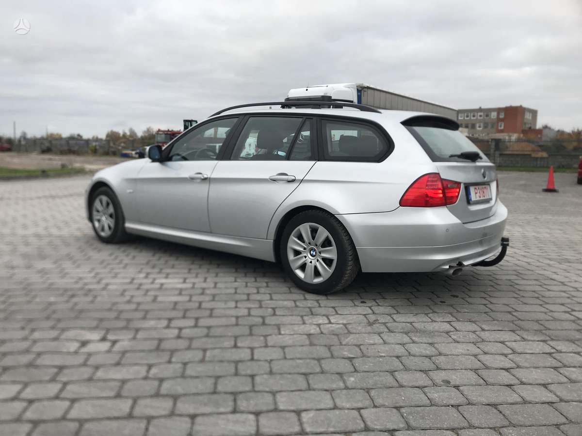 BMW 318 2009 — двигун 1995 cm³, 143 HP (105kW)
