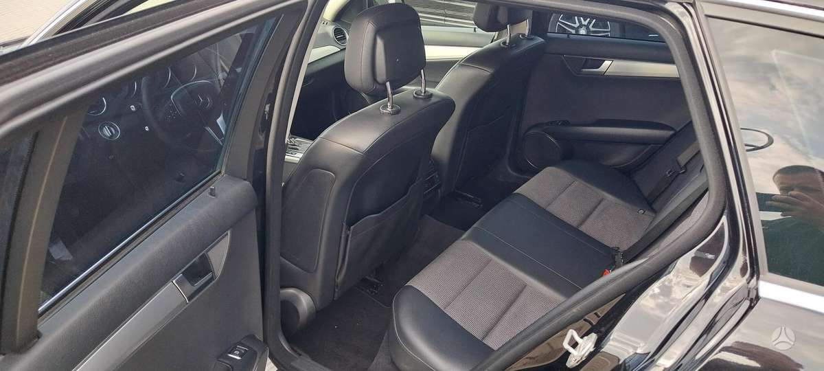 Mercedes-Benz C200 2013 — photo 10