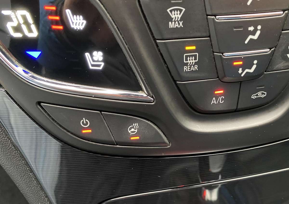 Opel Insignia 2015 — photo 29