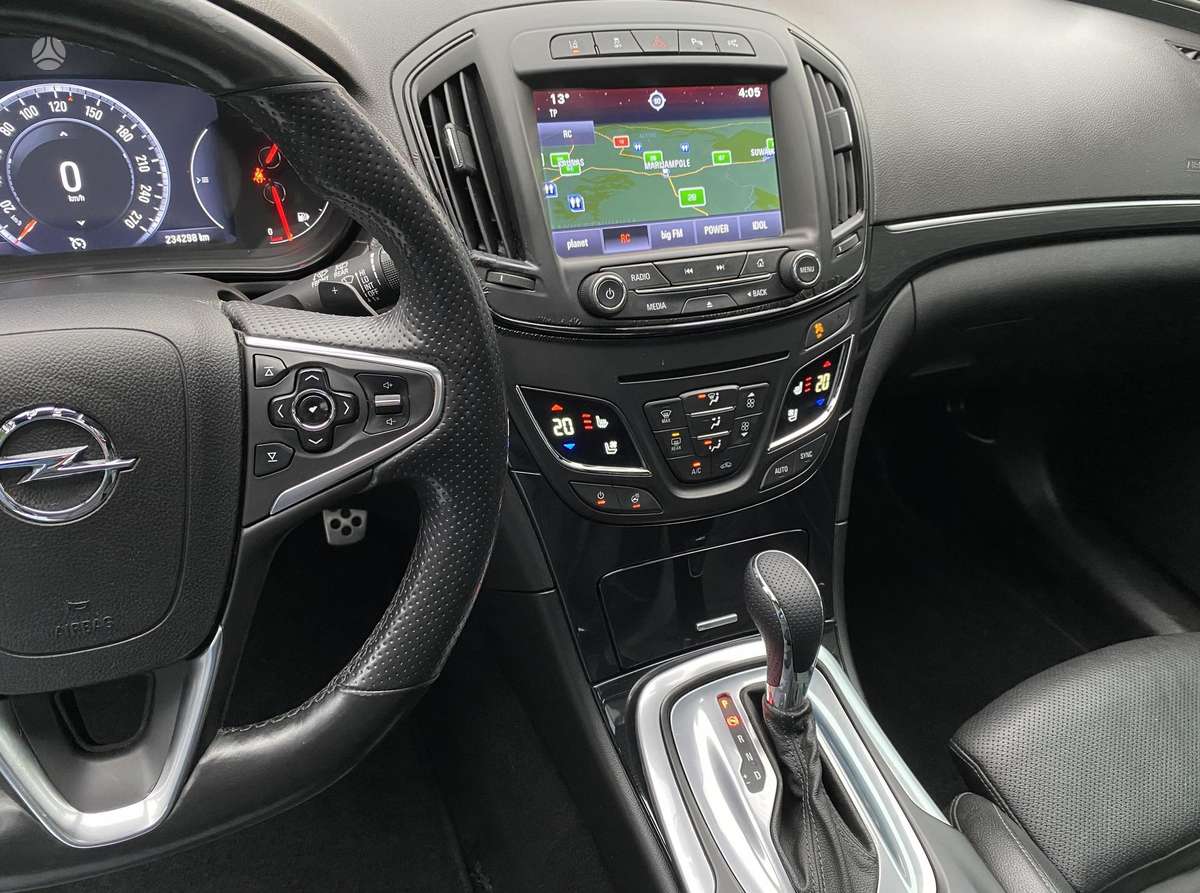 Opel Insignia 2015 — photo 31