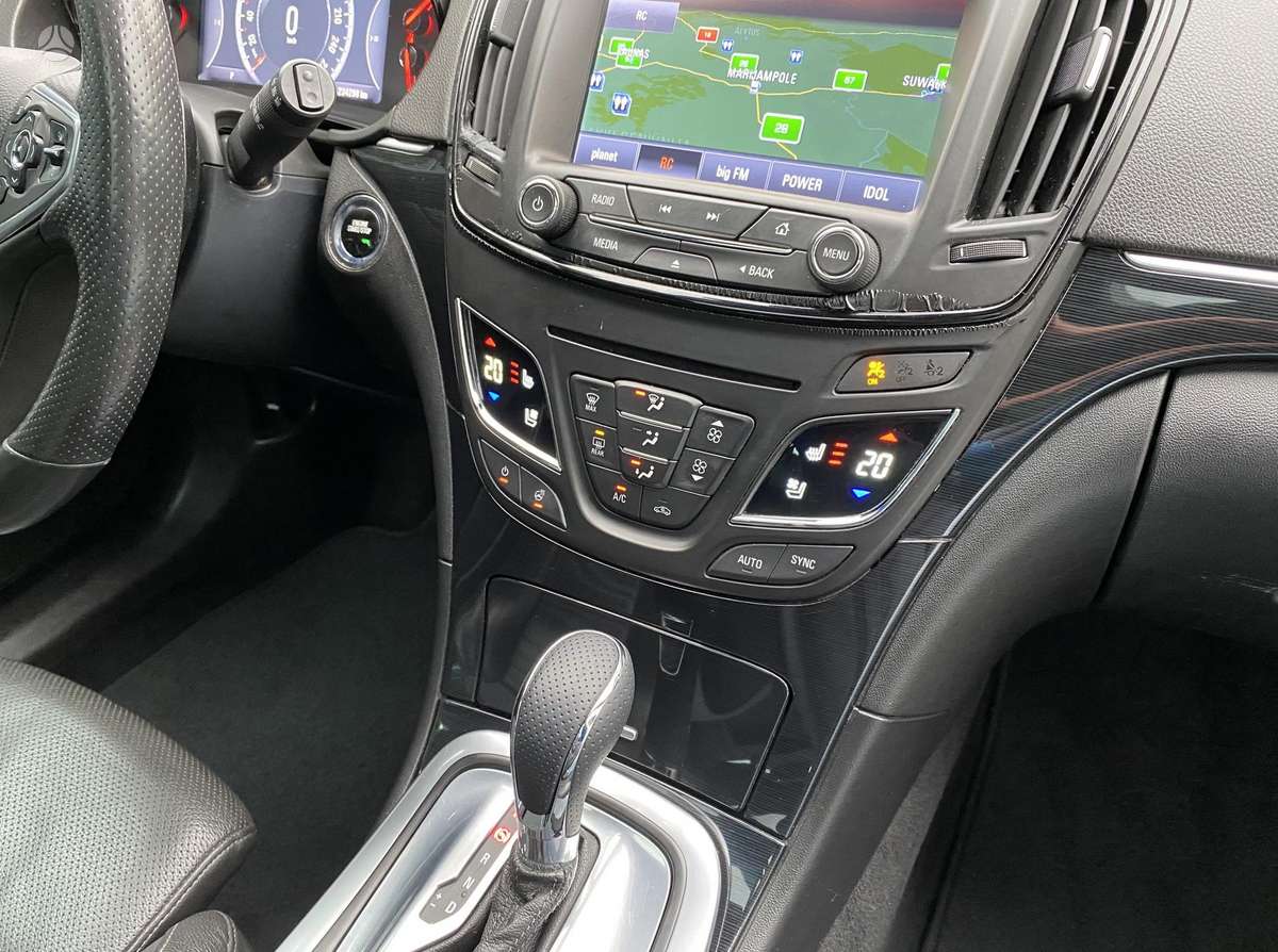 Opel Insignia 2015 — photo 38