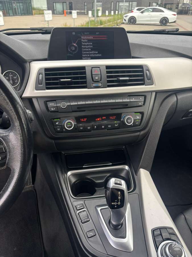 BMW 320 2014 — photo 9