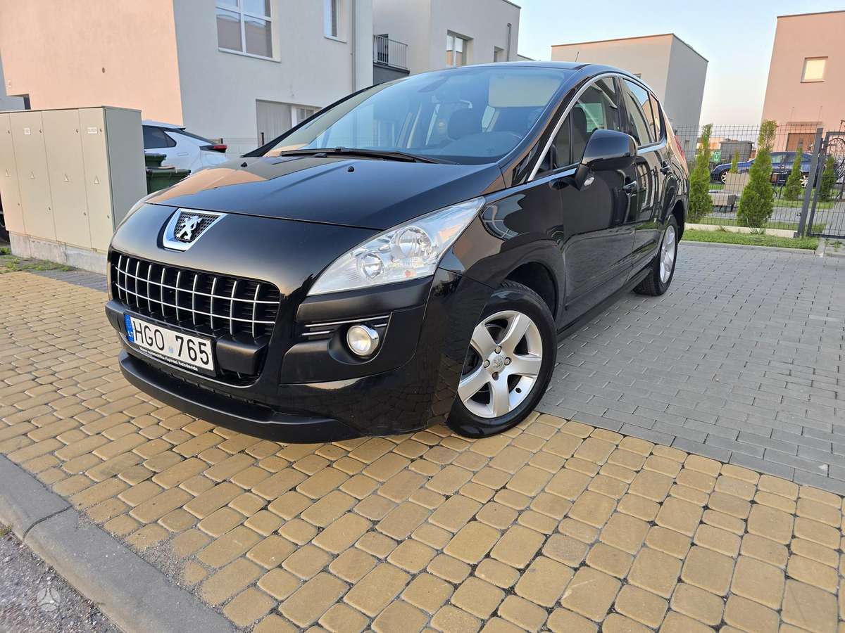 Peugeot 3008 2011 — rear view