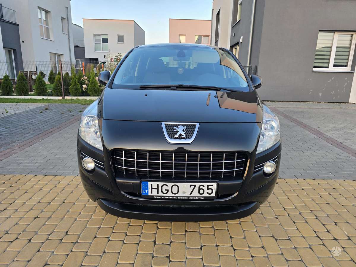Peugeot 3008 2011 — interior