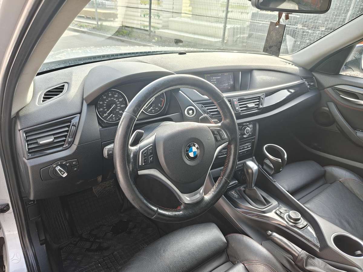 BMW X1 2014 — photo 12