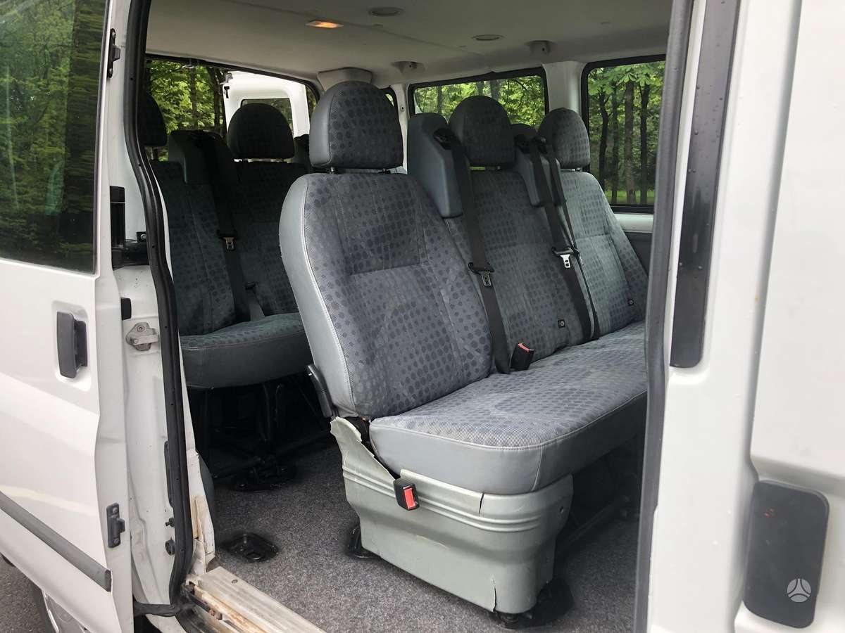 Ford Transit 2011 — rear view