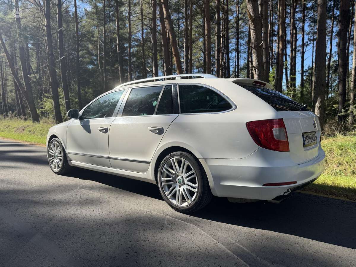 Skoda Superb 2012 — двигун 1984 cm³, 200 HP (147kW)